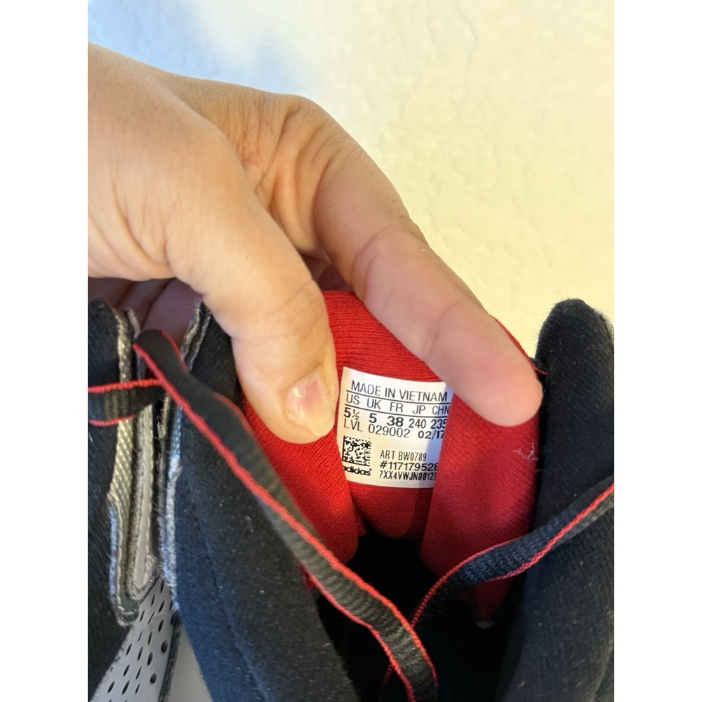 Adidas Basketball Shoes Sneakers Size 5.5 LVL029002 Gray, Red, Black - Picture 5 of 5